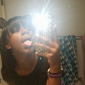 Meet your Posher, Qiera